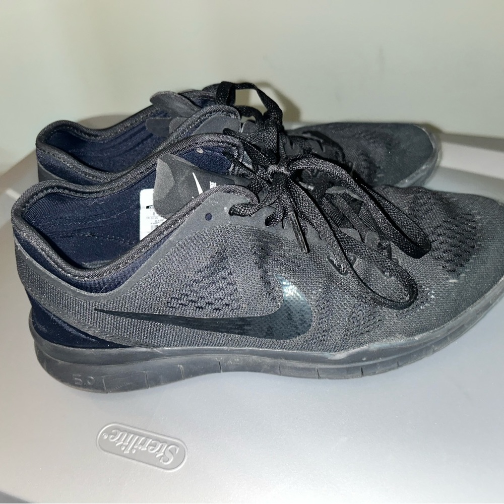 Black Nike Free